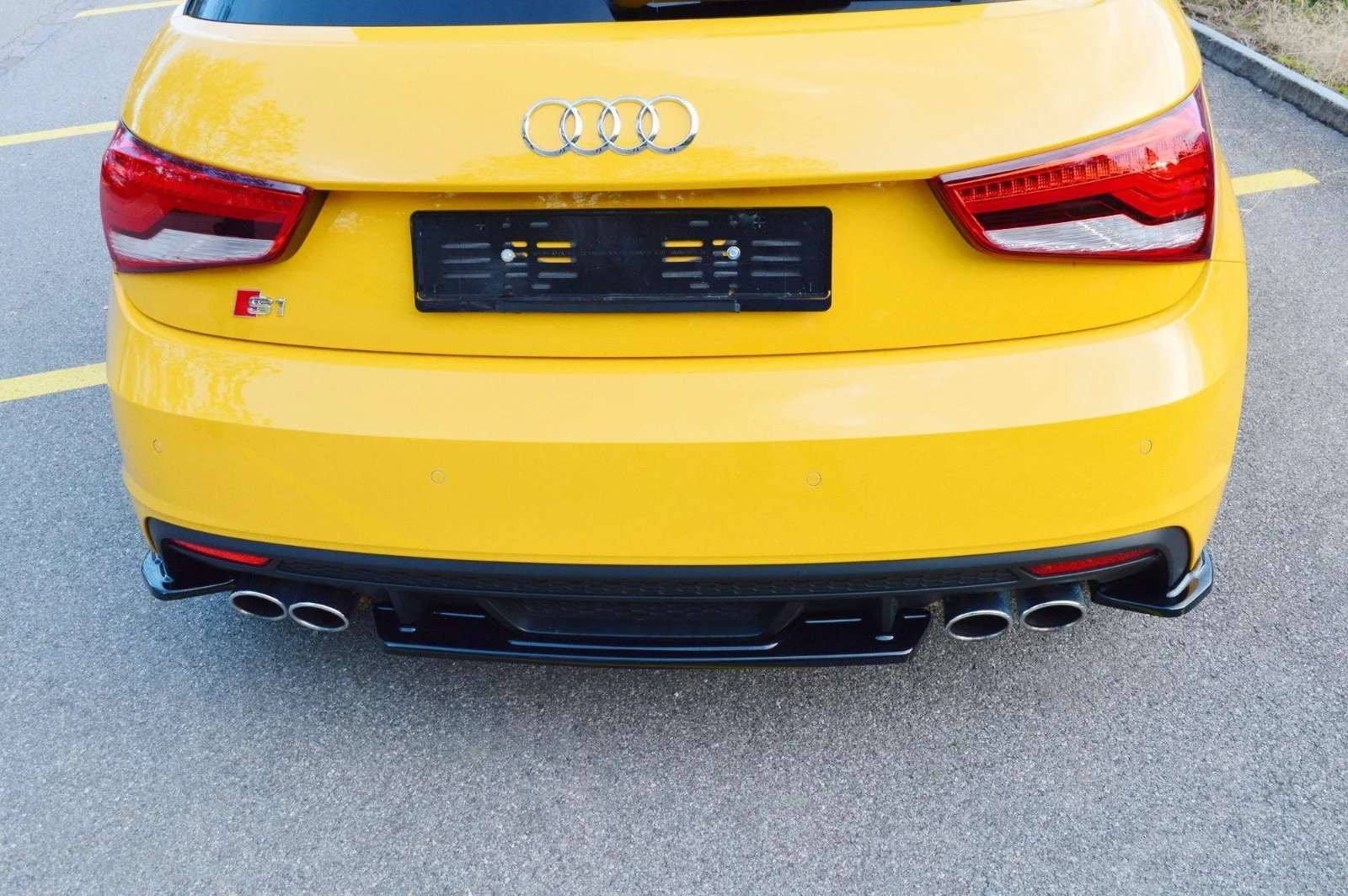 Maxton Design Hecksplitter für Audi S1 8X – Schwarz glänzend