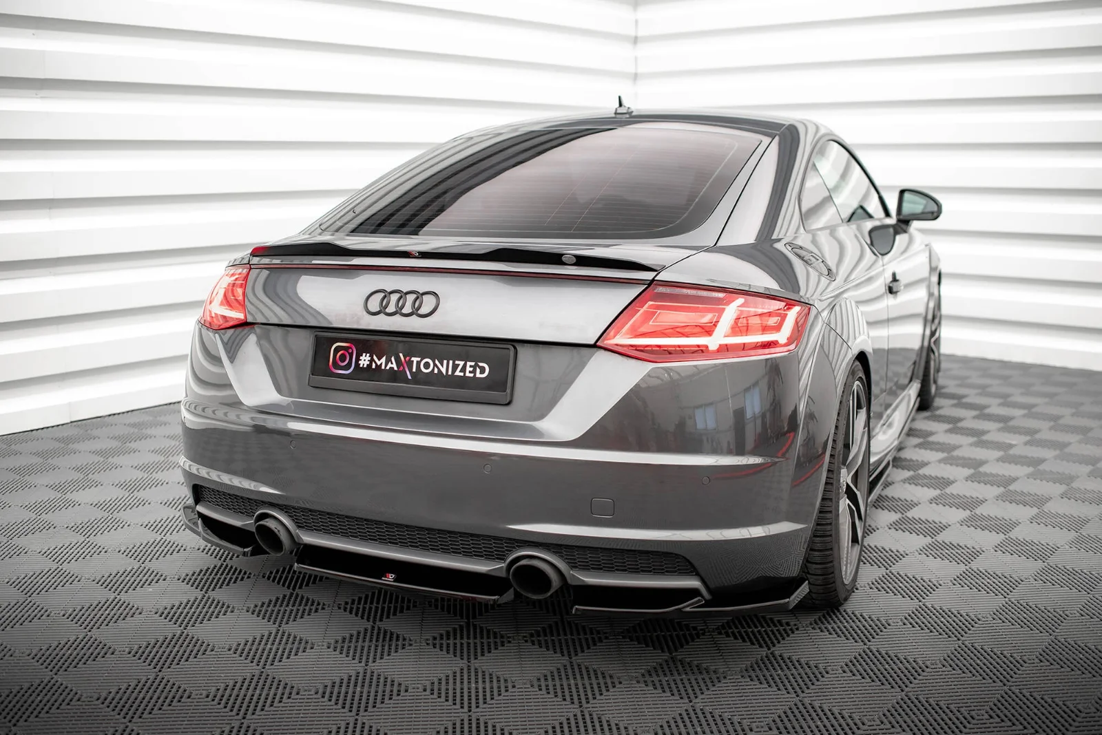 Maxton Design Hecksplitter für Audi TT S line 8S – Schwarz glänzend