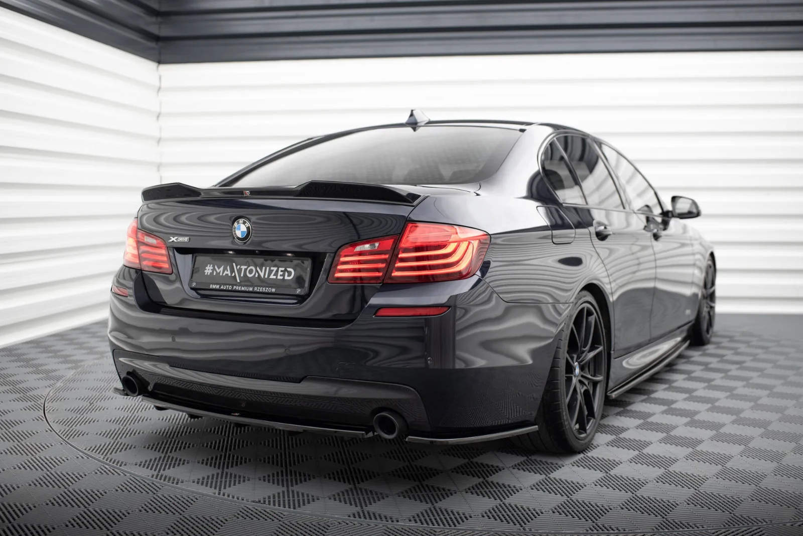 Maxton Hecksplitter für BMW 5er M-Paket F10 F11 (mit zwei – Schwarz glänzend – BM-5-11-MPACK-RD1+RD3G