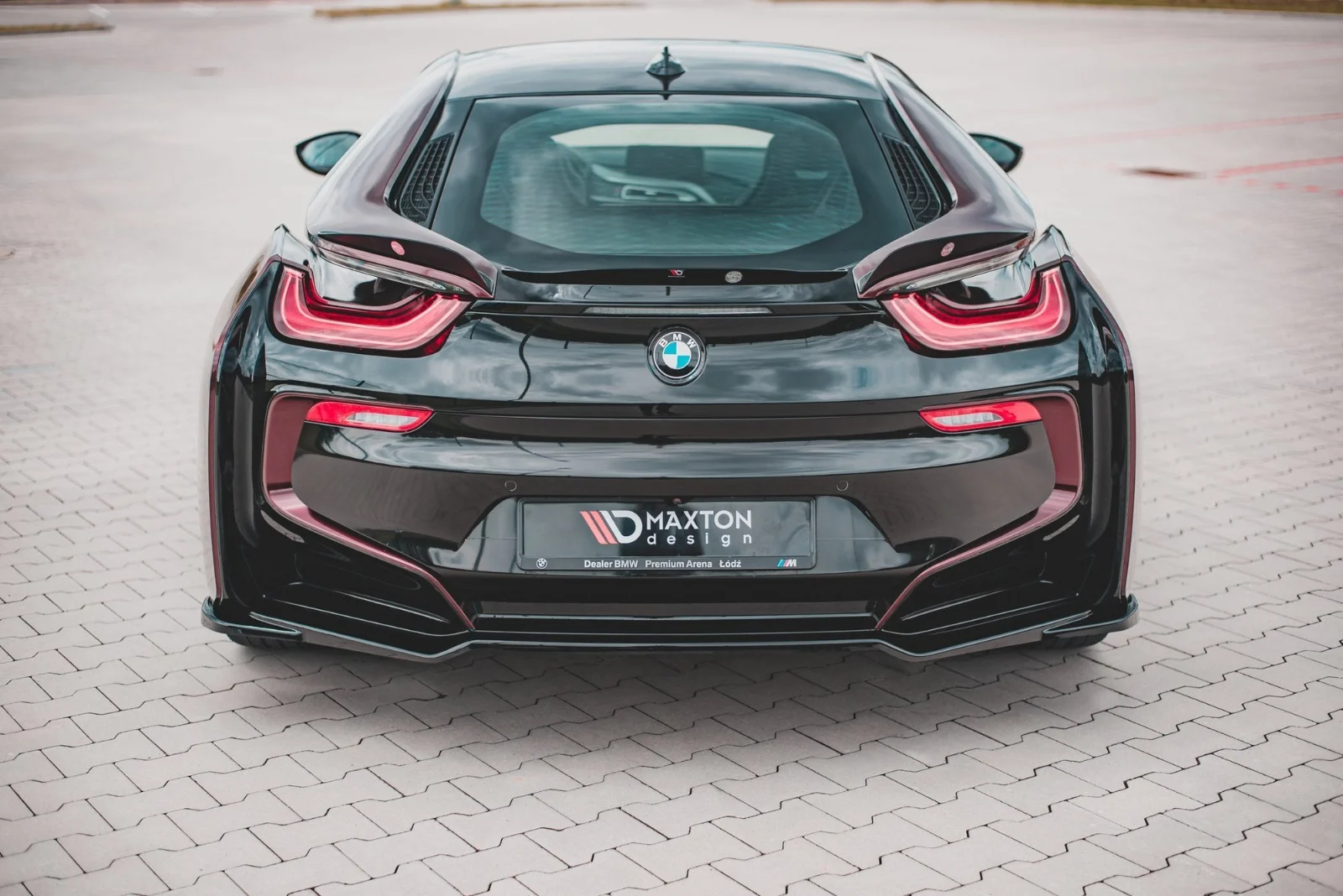 Maxton Design Hecksplitter für BMW i8 – Schwarz glänzend