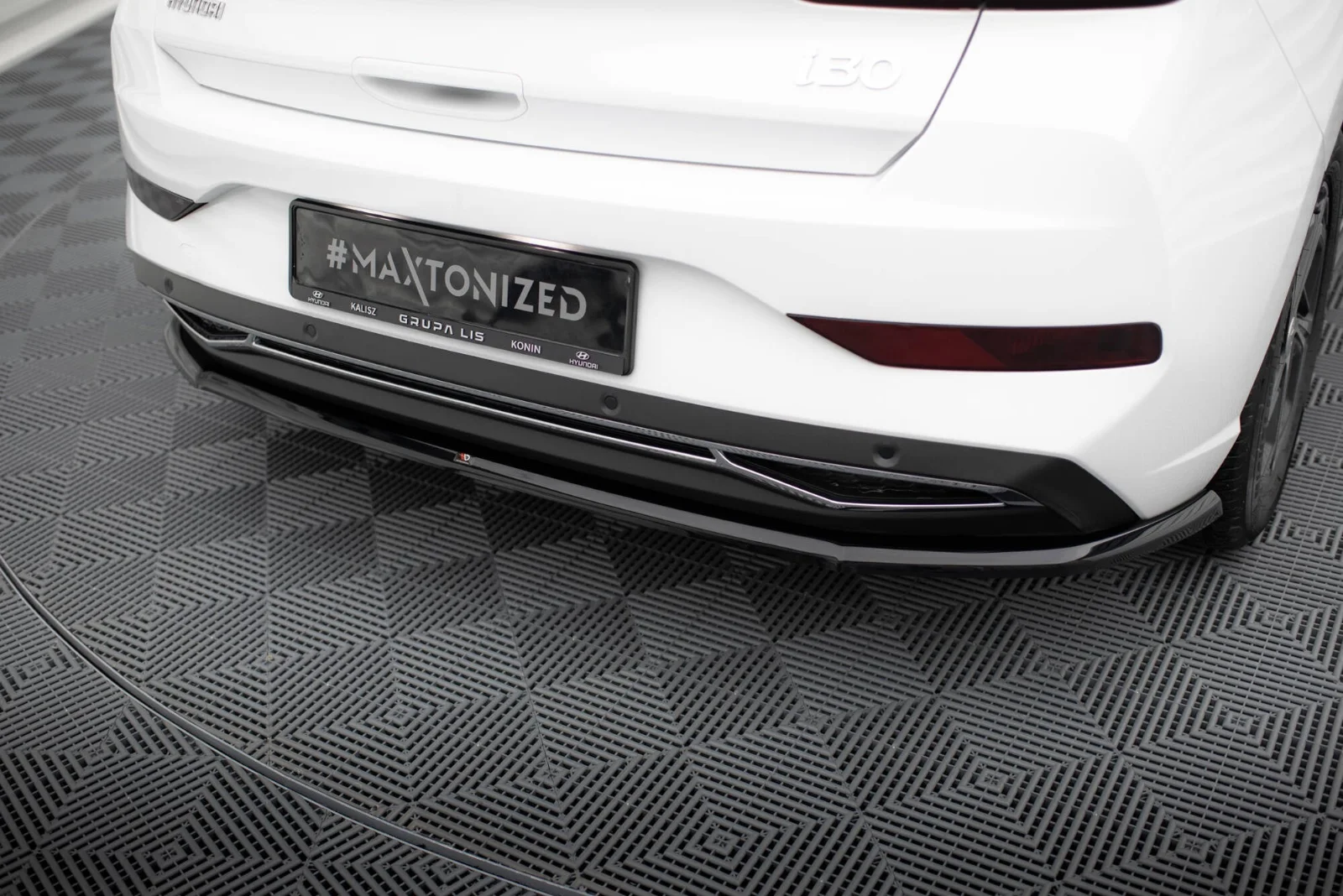 Maxton Design Hecksplitter für Hyundai i30 Mk3 FL – Schwarz glänzend