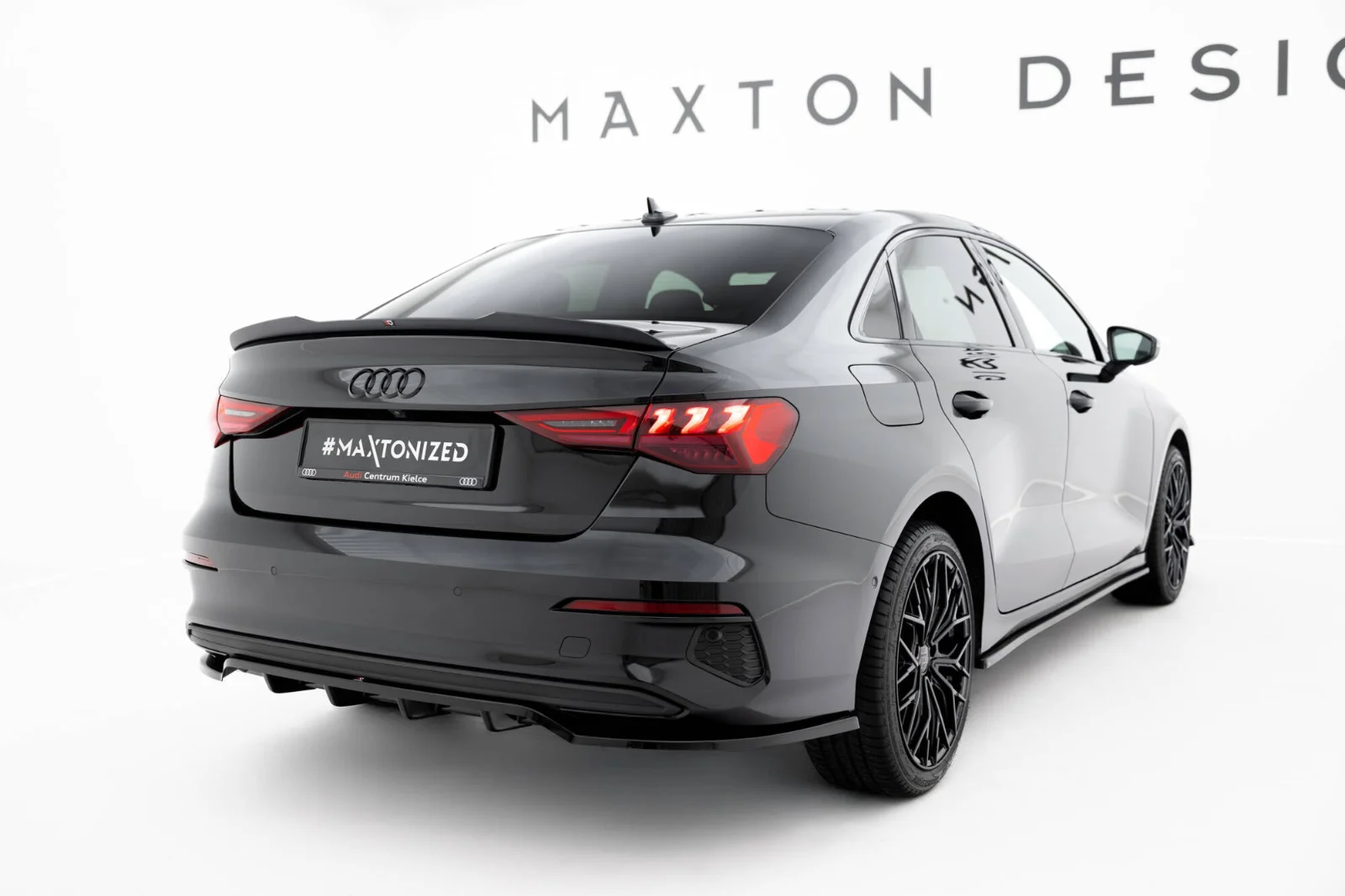 Maxton Hecksplitter mit vertikalen Streben für Audi A3 8Y – Schwarz glänzend – AU-A3-8Y-S-RD1G+RD2G