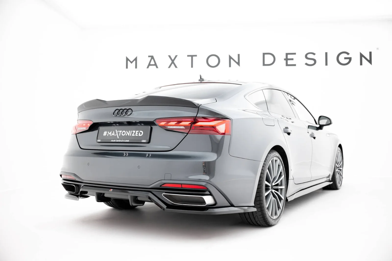 Maxton Hecksplitter mit vertikalen Streben für Audi A5 F5 FL – Schwarz glänzend