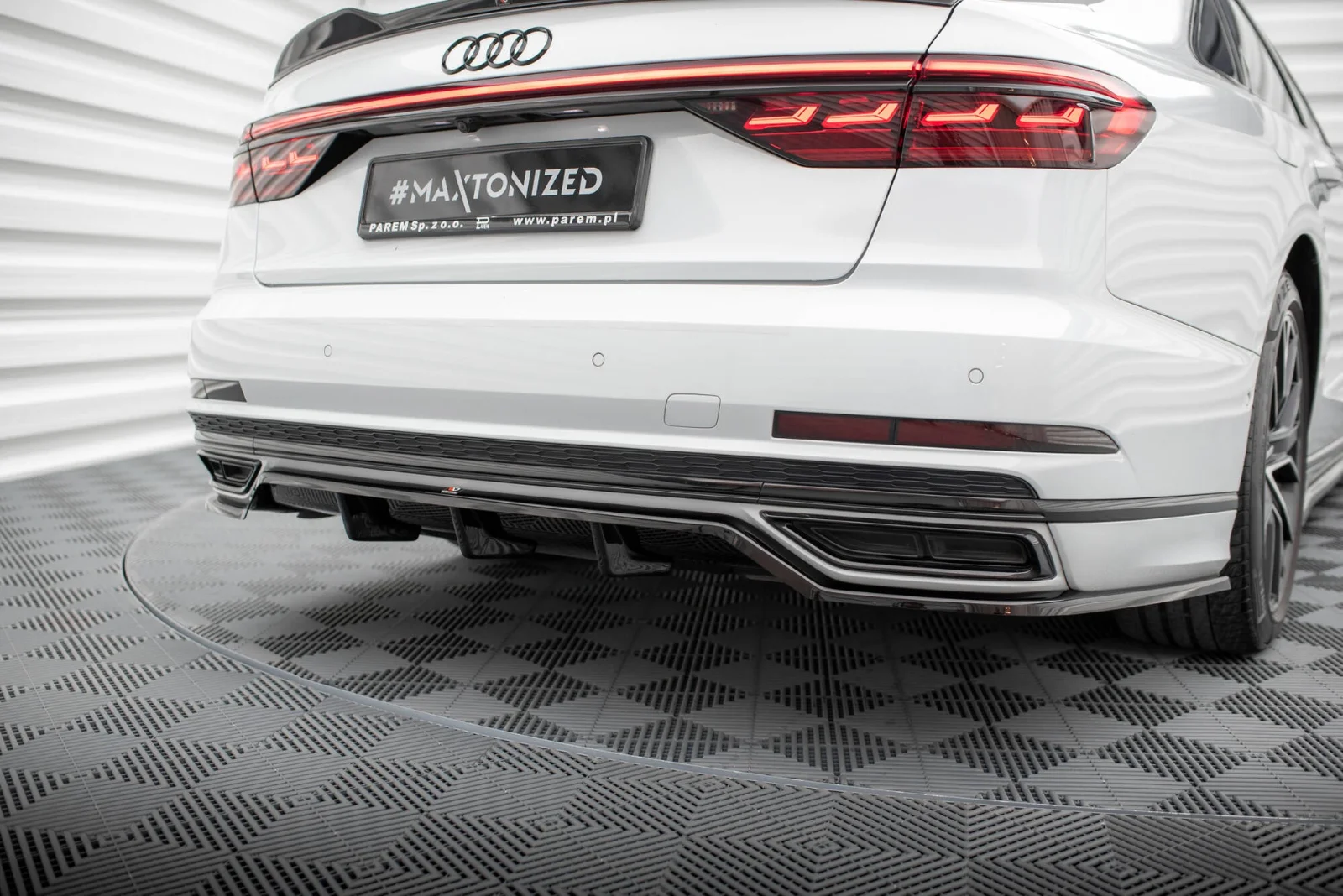 Maxton Design Hecksplitter für Audi A8 S line D5 – Schwarz glänzend