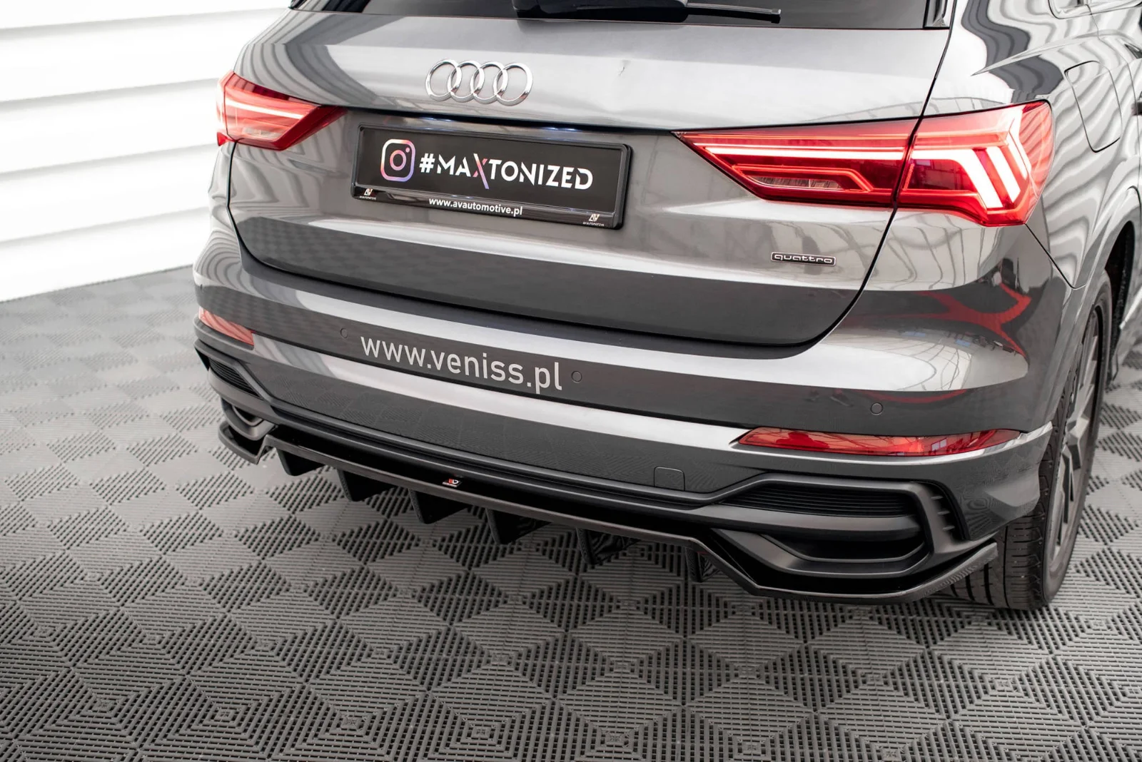 Maxton Design Hecksplitter für Audi Q3 S line SUV F3 – Schwarz glänzend