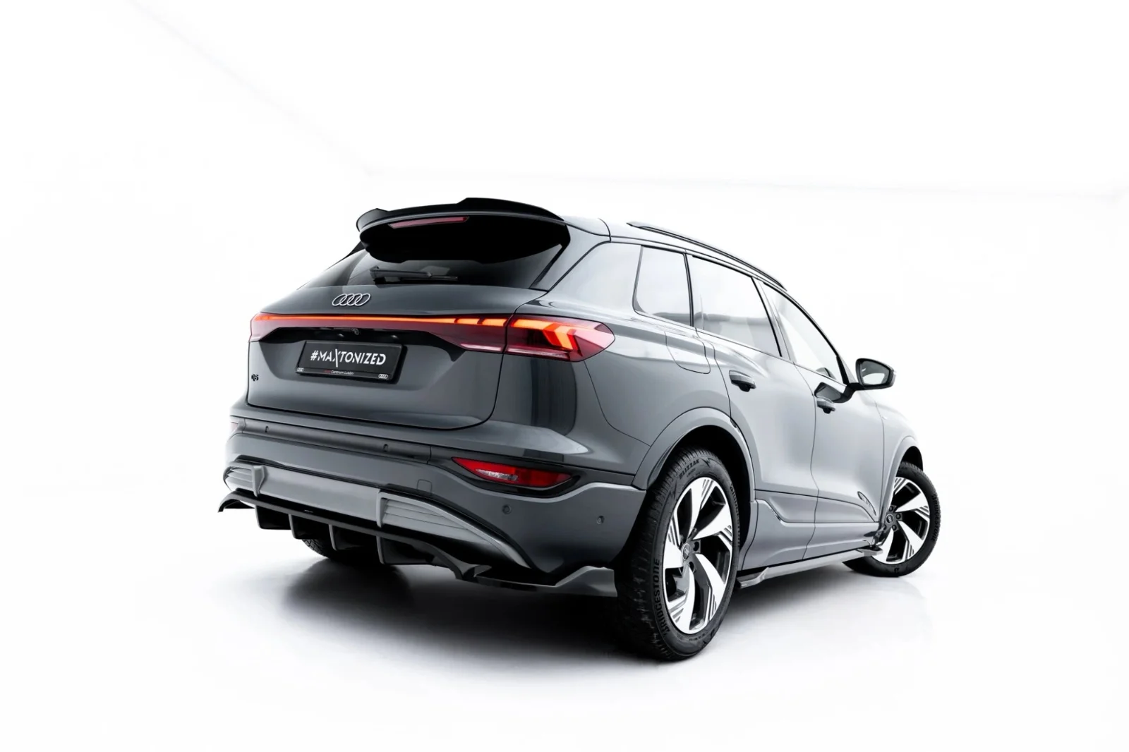 Maxton Hecksplitter für Audi Q6 e-tron S line SQ6 SUV Mk1 – Schwarz glänzend