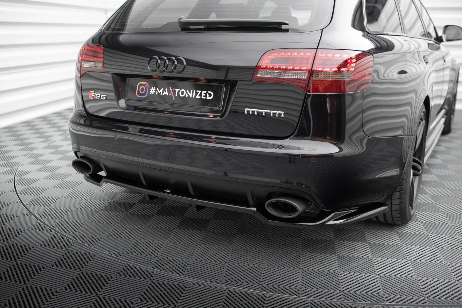 Maxton Hecksplitter mit vertikalen Streben für Audi RS6 C6 – Schwarz glänzend