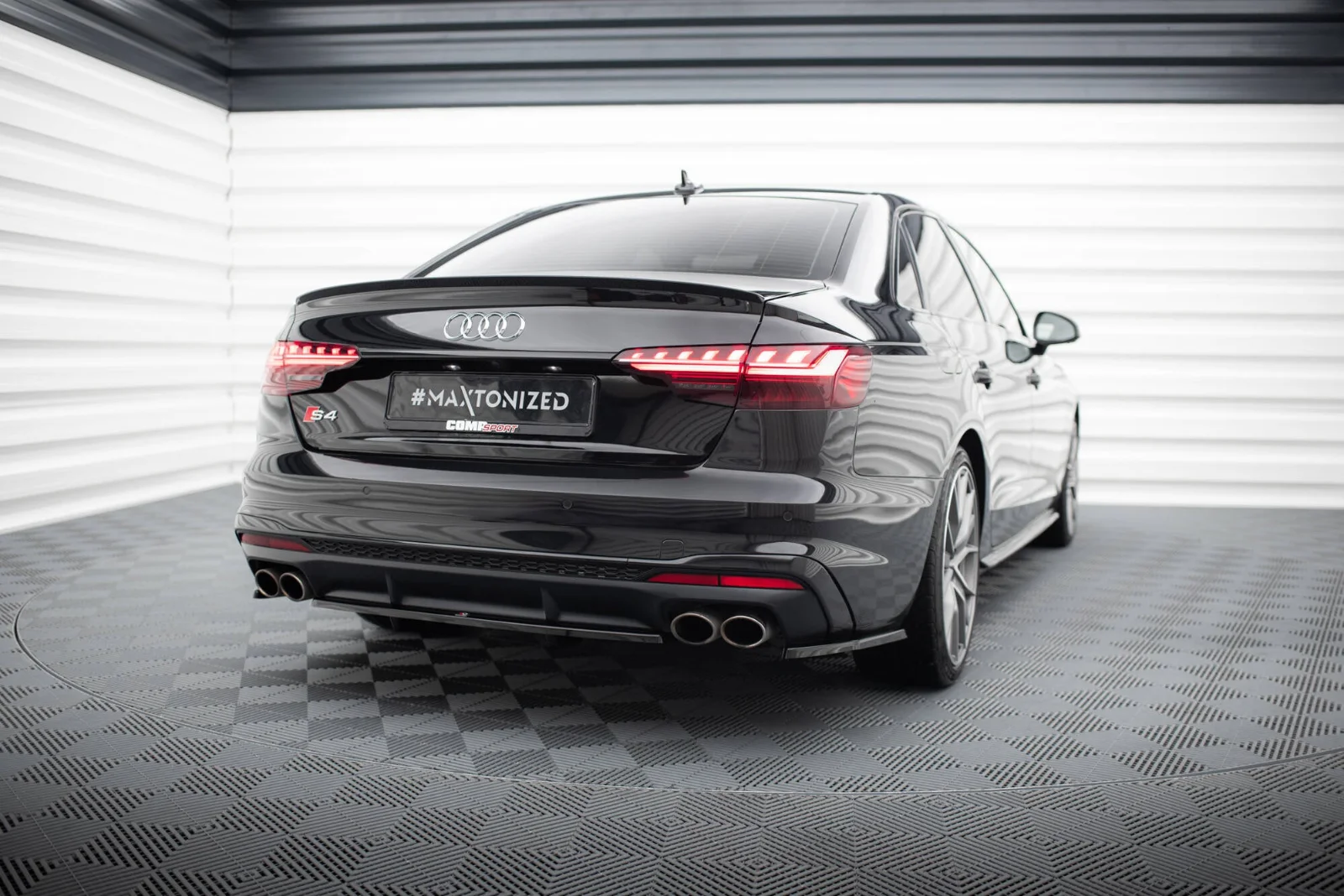 Maxton Hecksplitter mit vertikalen Streben für Audi S4 B9 FL – Schwarz glänzend