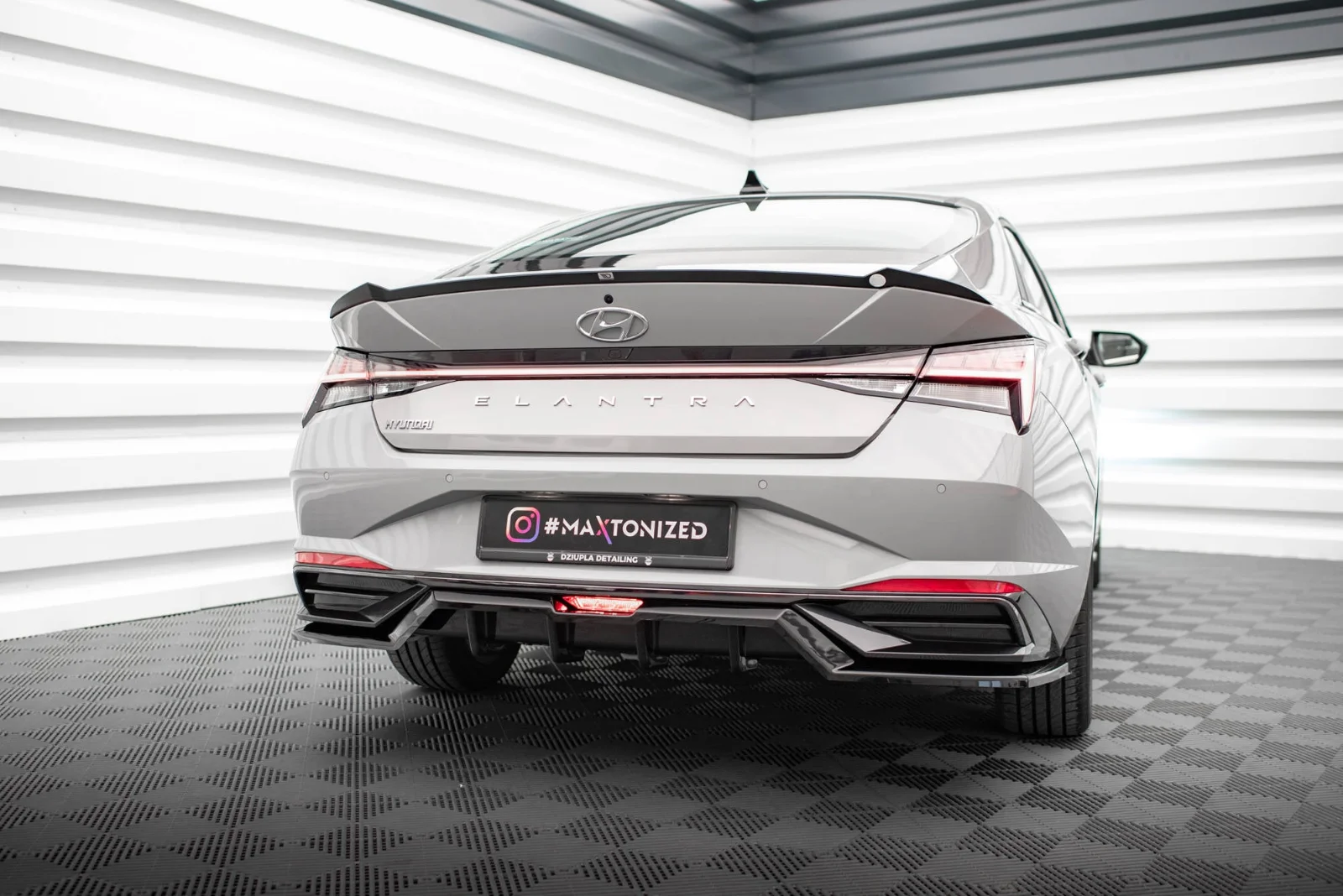 Maxton Design Hecksplitter für Hyundai Elantra Mk7 – Schwarz glänzend