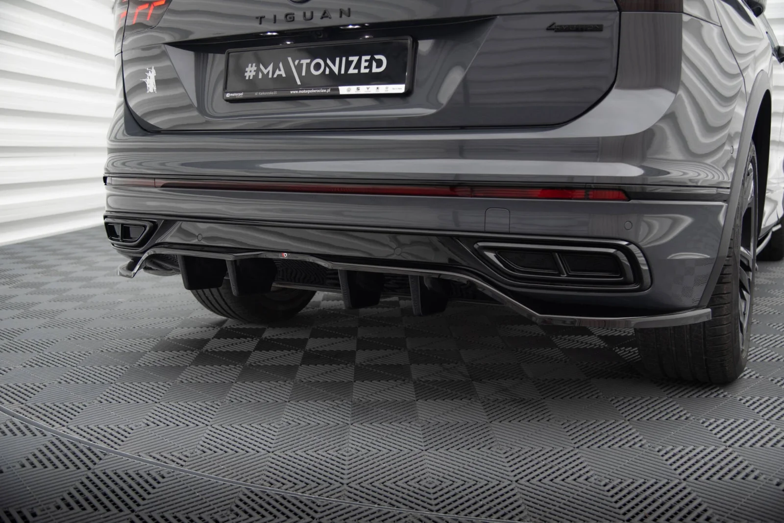 Maxton Design Hecksplitter für VW Tiguan R-Line Mk2 FL – Schwarz glänzend