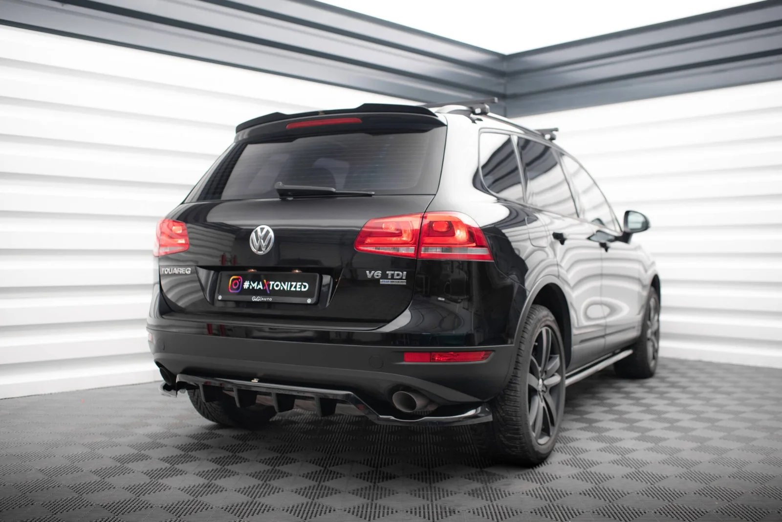 Maxton Design Hecksplitter für VW Touareg Mk2 – Schwarz glänzend