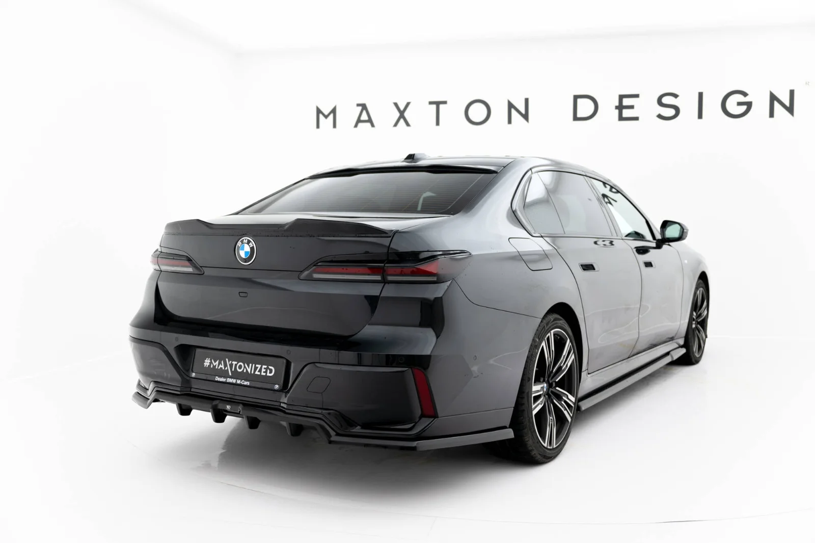 Maxton Design Hecksplitter V.1 für BMW 7er M-Paket G70 – Schwarz glänzend