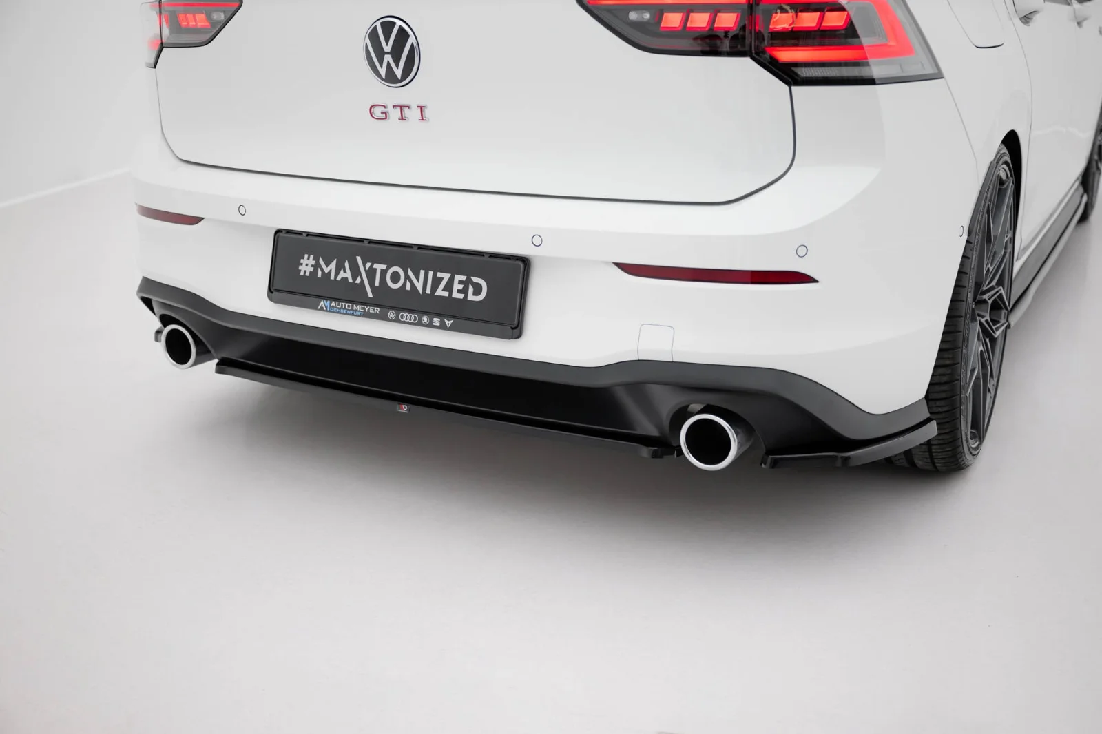 Maxton Design Hecksplitter für VW Golf 8 GTI – Schwarz glänzend