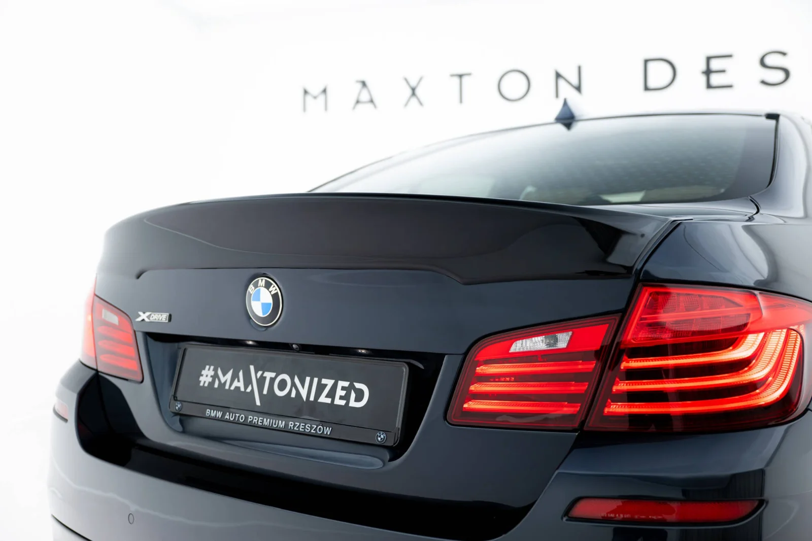 Maxton Design Heckspoiler für BMW 5er F10 FL – Schwarz glänzend