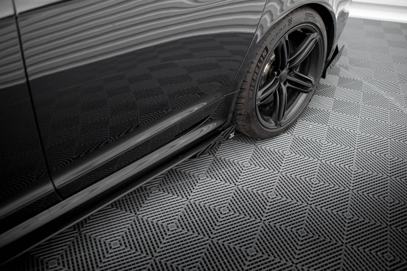 Maxton Design Seitenflaps für Audi RS6 C6 – Schwarz matt