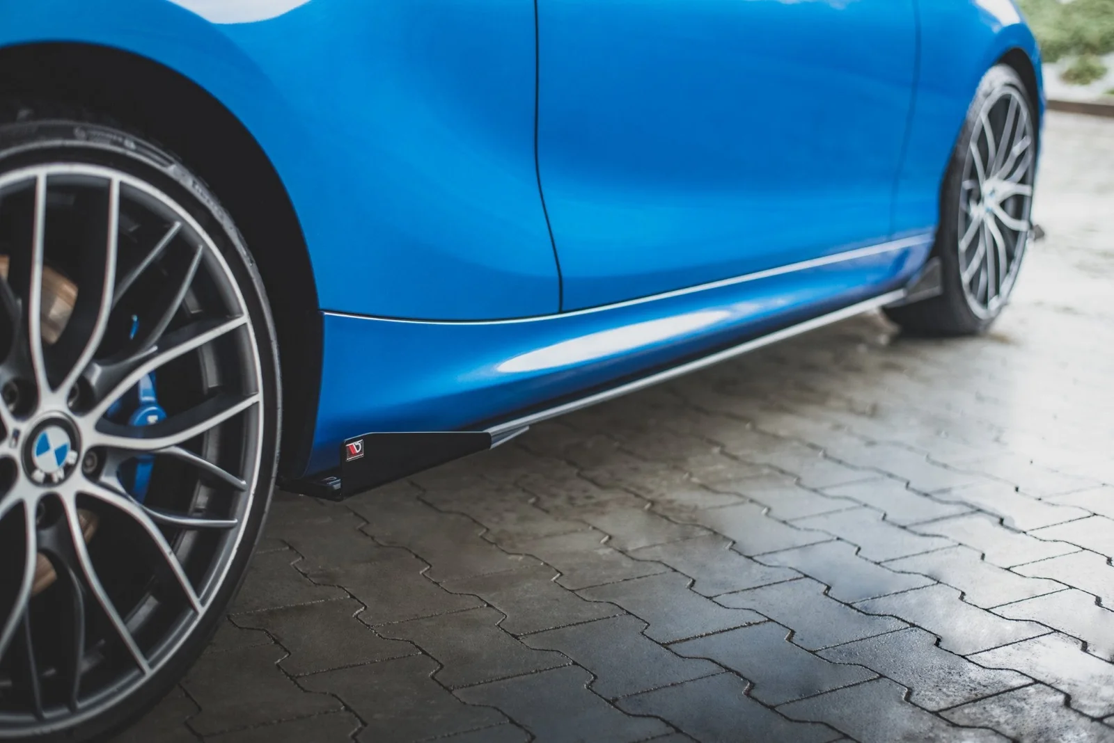 Maxton Seitenflaps für BMW 1er F21 M135i M140i M-Paket – Schwarz matt