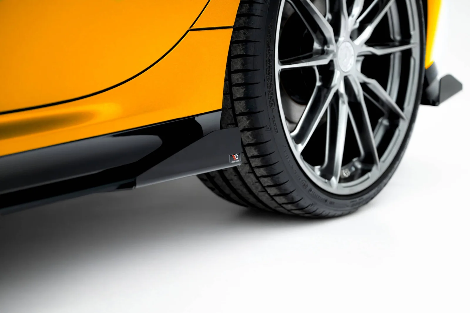 Maxton Seitenflaps für BMW 1er M-Paket F70 M135i 2er F74 – Schwarz matt