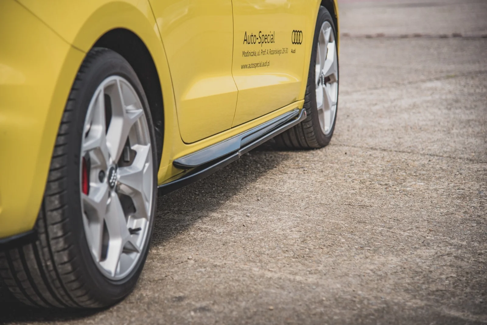 Maxton Design Seitenschweller-Ansätze für Audi A1 S line GB – Schwarz glänzend