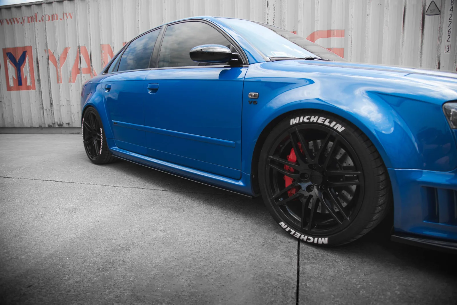Maxton Design Seitenschweller-Ansätze für Audi RS4 B7 – Schwarz glänzend