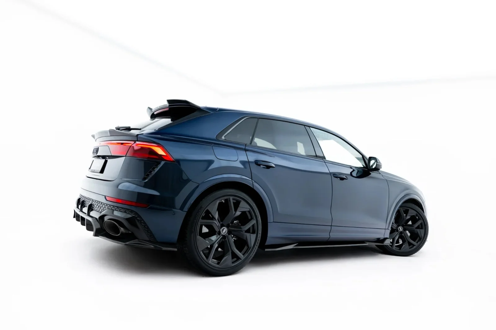 Maxton Design Seitenschweller-Ansätze für Audi RSQ8 Mk1 FL – Sichtcarbon (Prepreg)