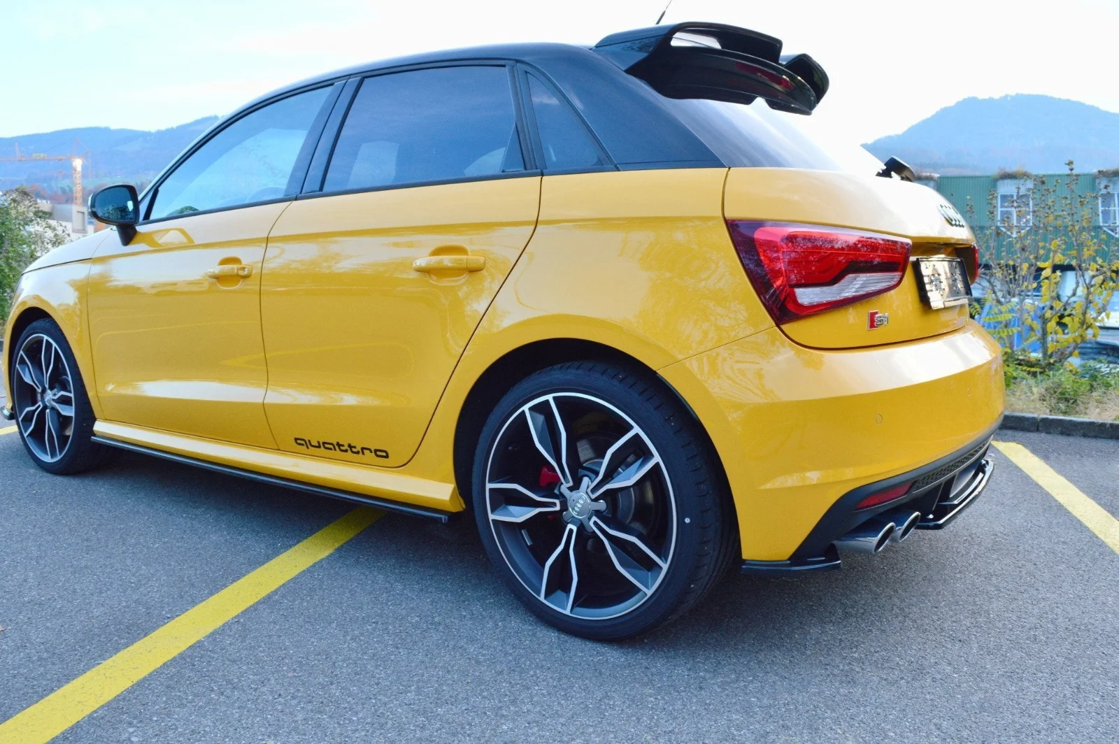 Maxton Design Seitenschweller-Ansätze für Audi S1 8X – Schwarz glänzend