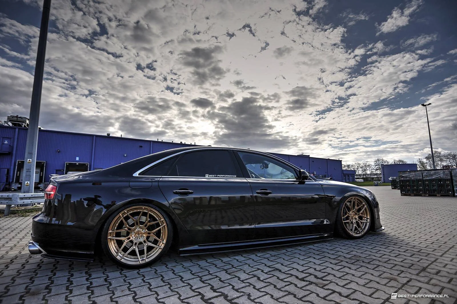 Maxton Design Seitenschweller-Ansätze für Audi S8 D4 FL – Schwarz glänzend