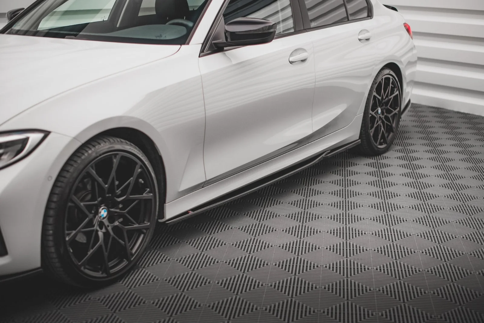 Maxton Design Seitenschweller-Ansätze für BMW 3er G20 G21 – Schwarz glänzend