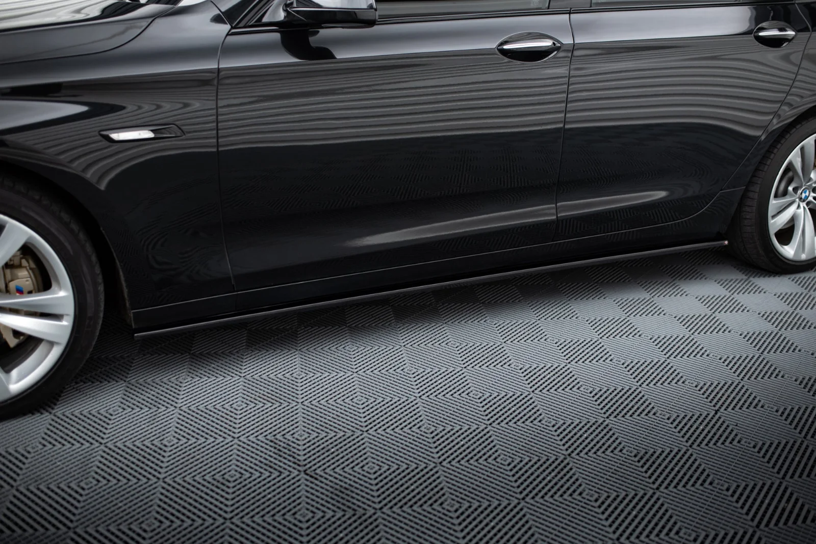 Maxton Design Seitenschweller-Ansätze für BMW 5er GT F07 – Schwarz glänzend
