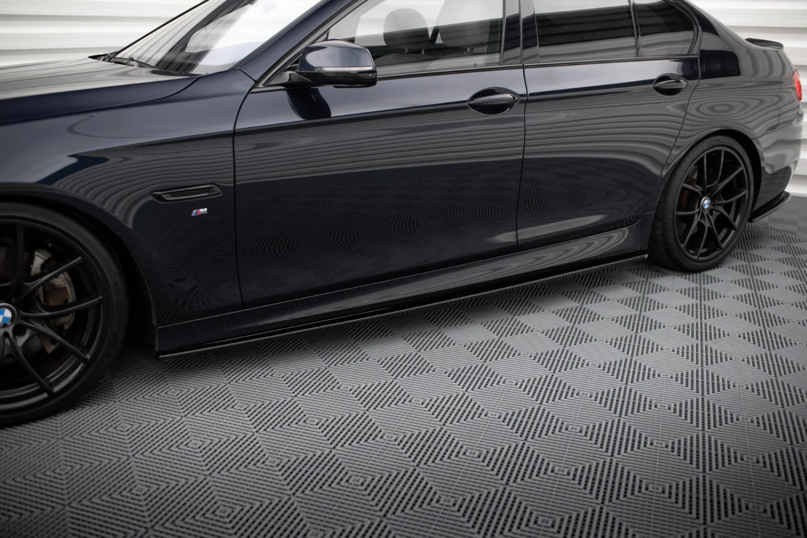 Maxton Seitenschweller-Ansätze für BMW M5 5 M-Paket F10 F11 – Schwarz glänzend