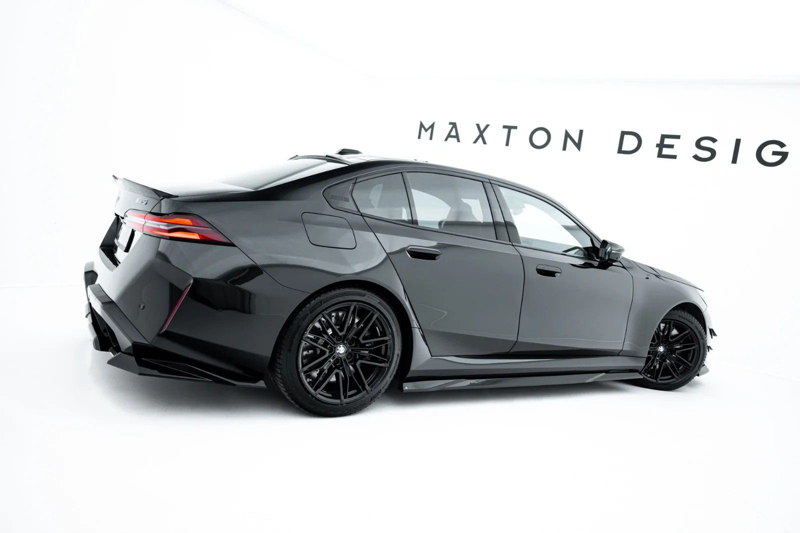 Maxton Design Seitenschweller-Ansätze für BMW M5 G90 – Schwarz glänzend