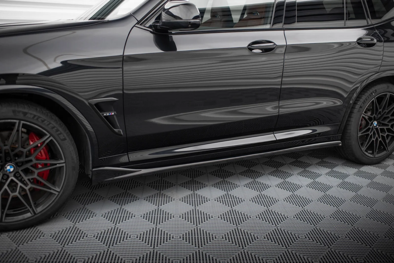 Maxton Design Seitenschweller-Ansätze für BMW X3 M F97 FL – Schwarz glänzend