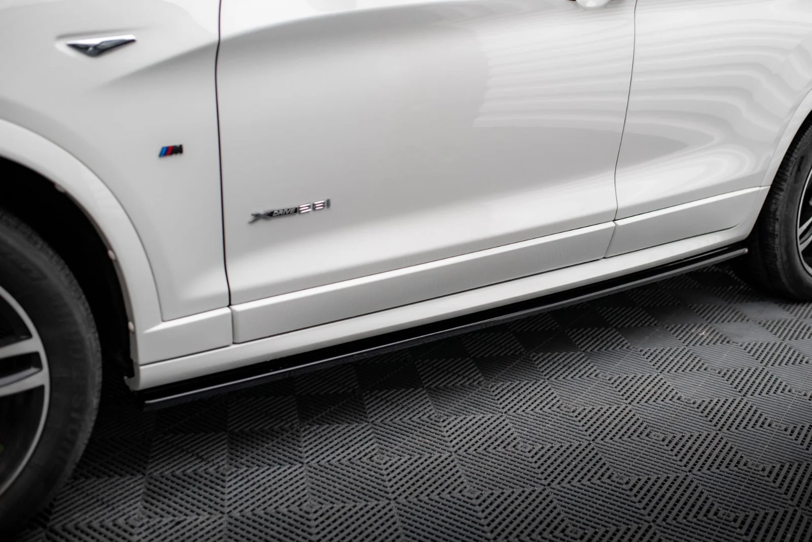 Maxton Seitenschweller-Ansätze für BMW X3 M-Paket F25 FL – Schwarz glänzend