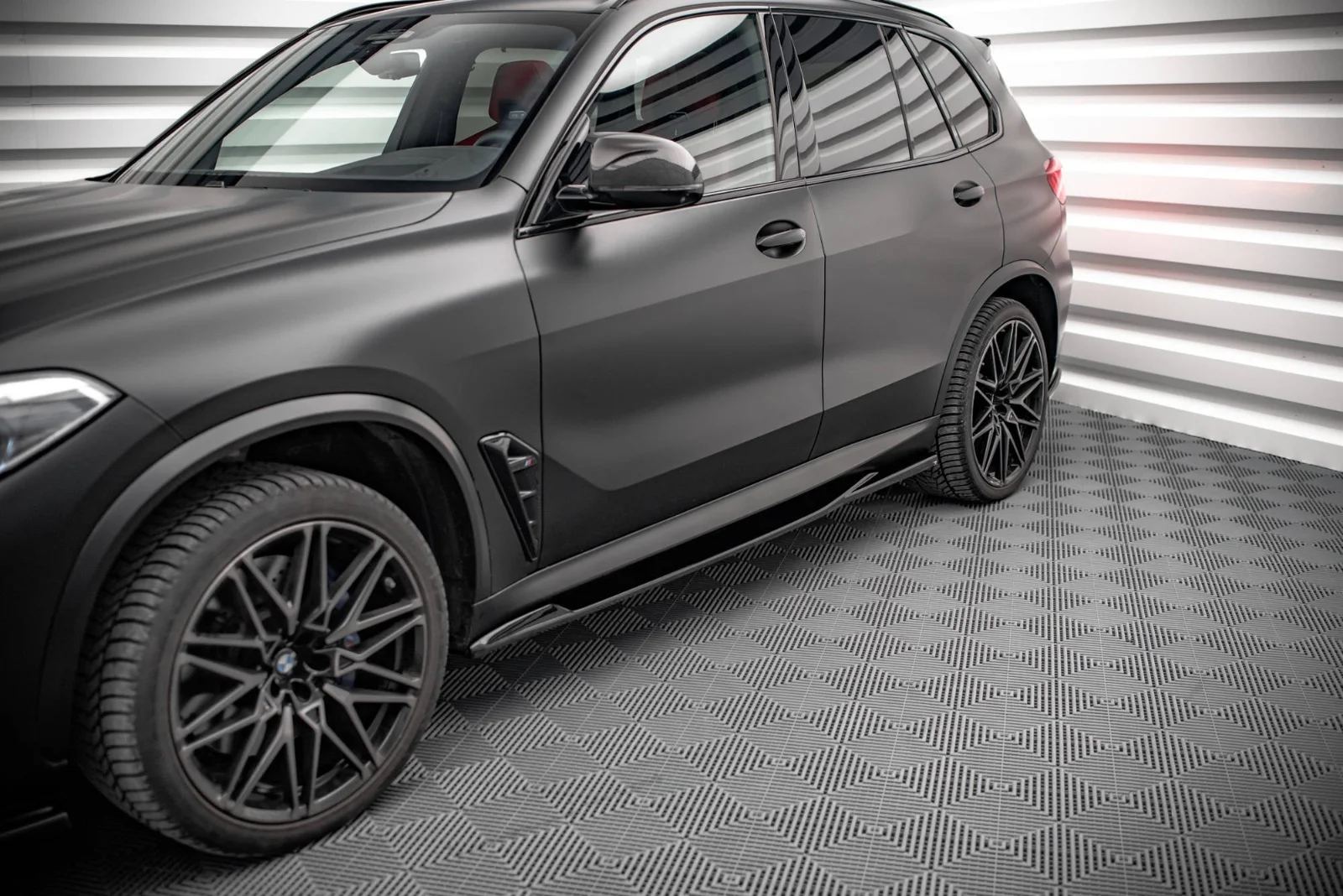 Maxton Design Seitenschweller-Ansätze für BMW X5M F95 FL – Schwarz glänzend