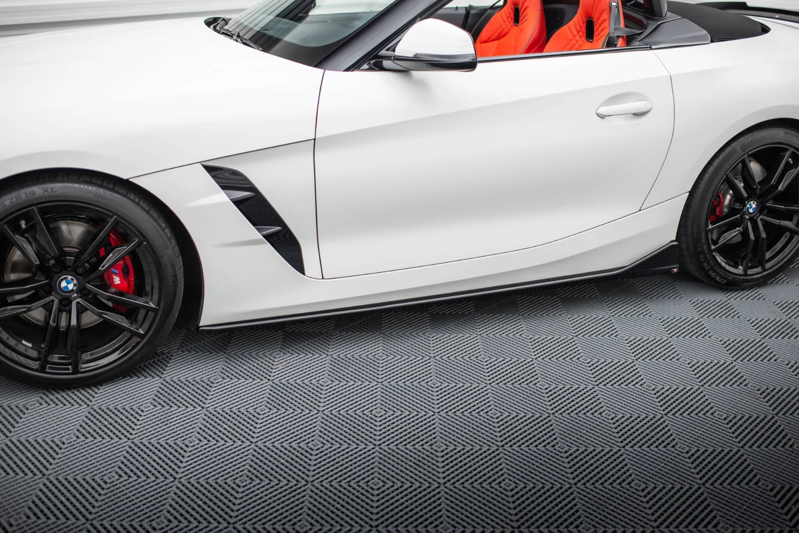 Maxton Seitenschweller-Ansätze BMW Z4 M40i M-Paket G29 FL – Schwarz glänzend