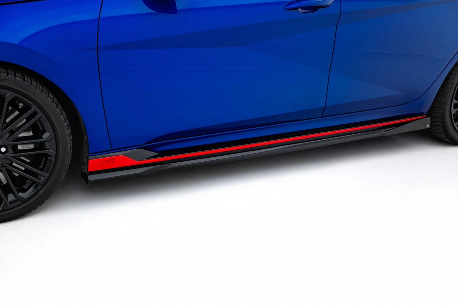 Maxton Seitenschweller-Ansätze für Hyundai Elantra N Mk7 – Schwarz glänzend