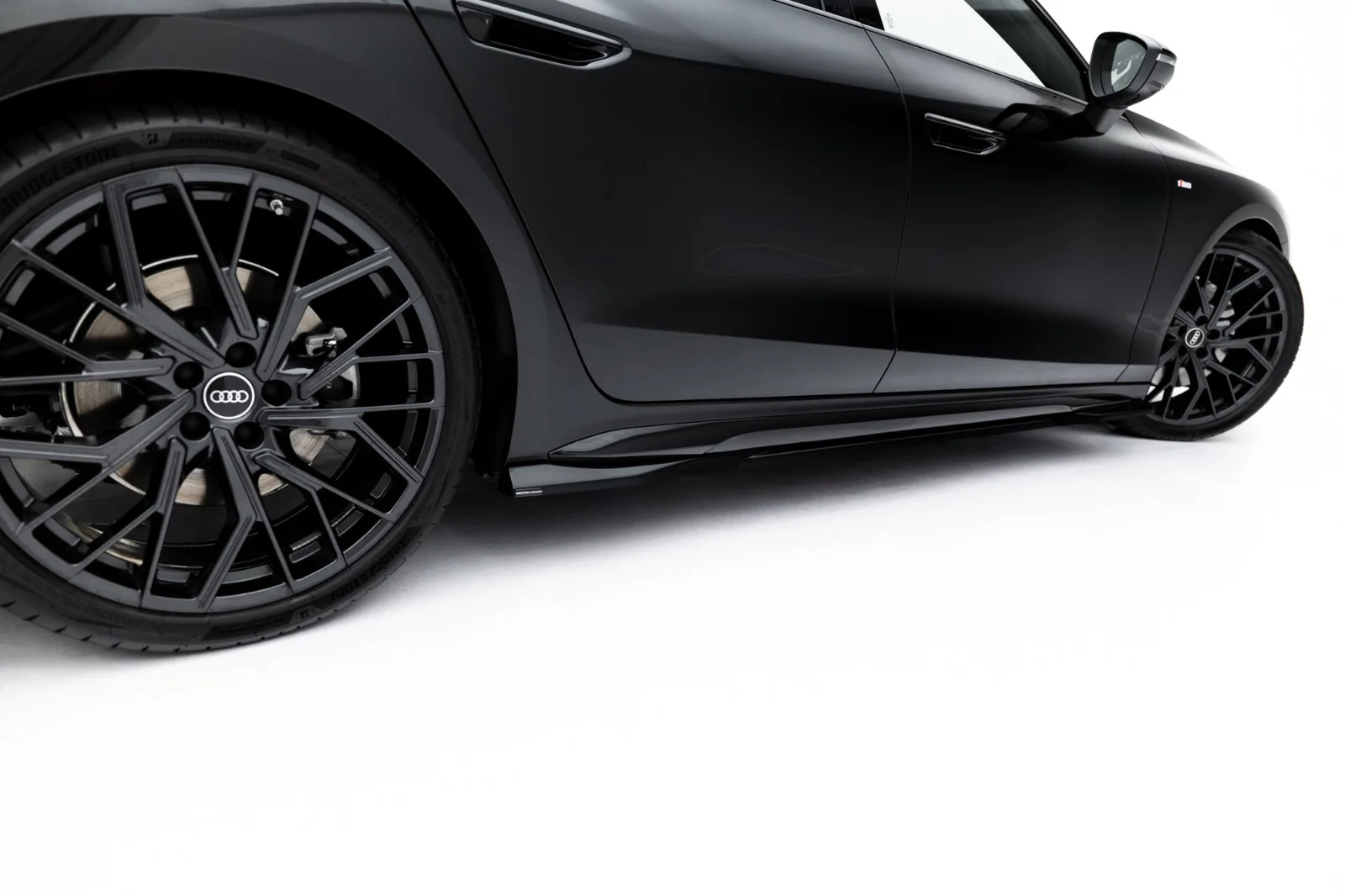 Maxton Seitenschweller-Ansätze V.1 für Audi A6 S line C9 – Schwarz glänzend