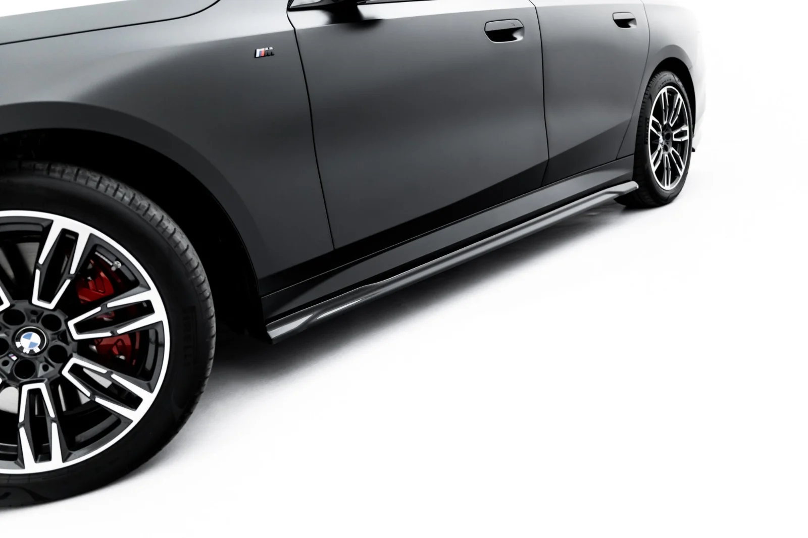 Maxton Seitenschweller-Ansätze V.1 BMW 5er M-Paket G60 G61 – Schwarz glänzend
