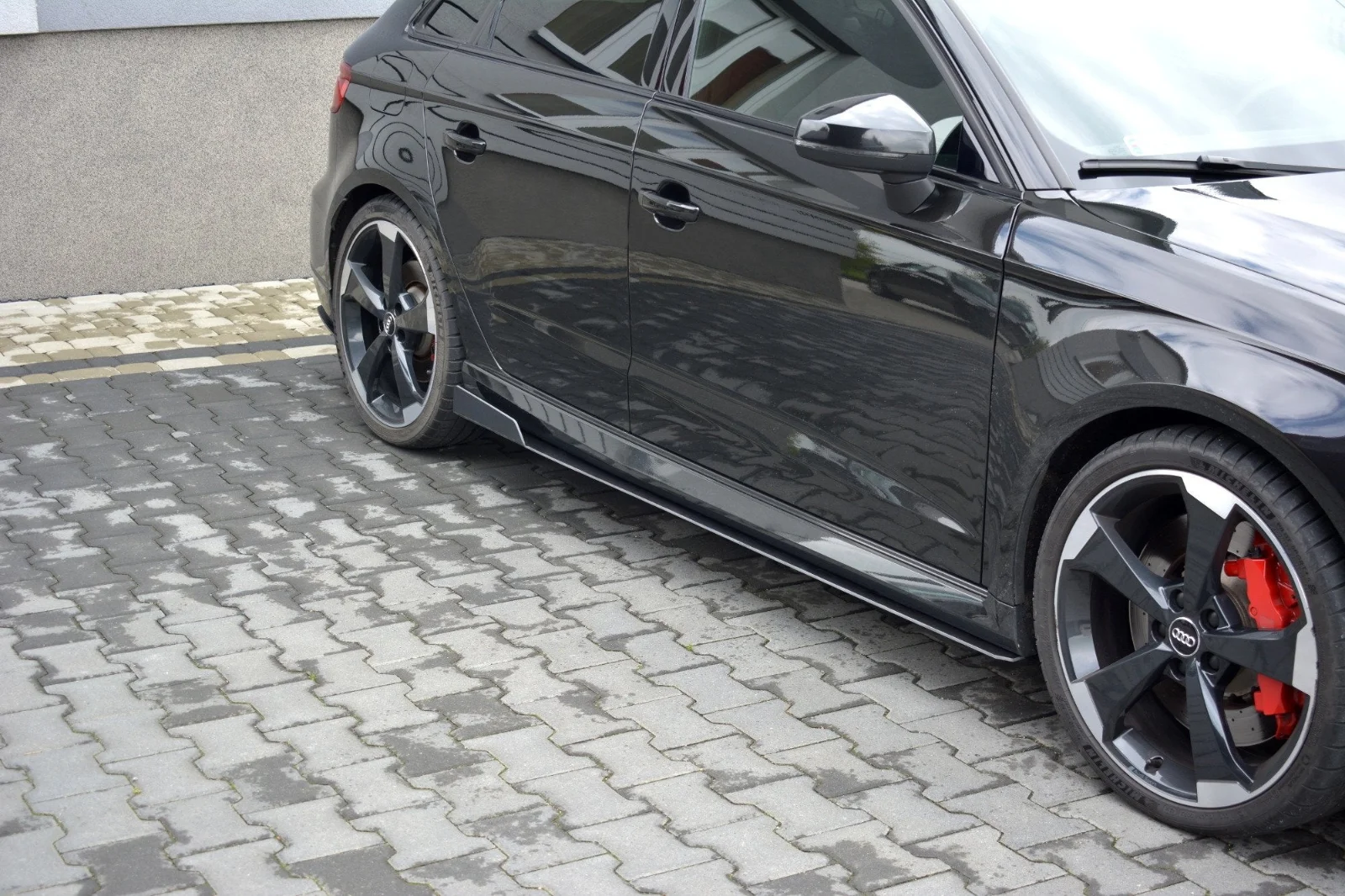 Maxton Design Seitenschweller-Ansätze V.2 für Audi RS3 8V FL – Schwarz matt