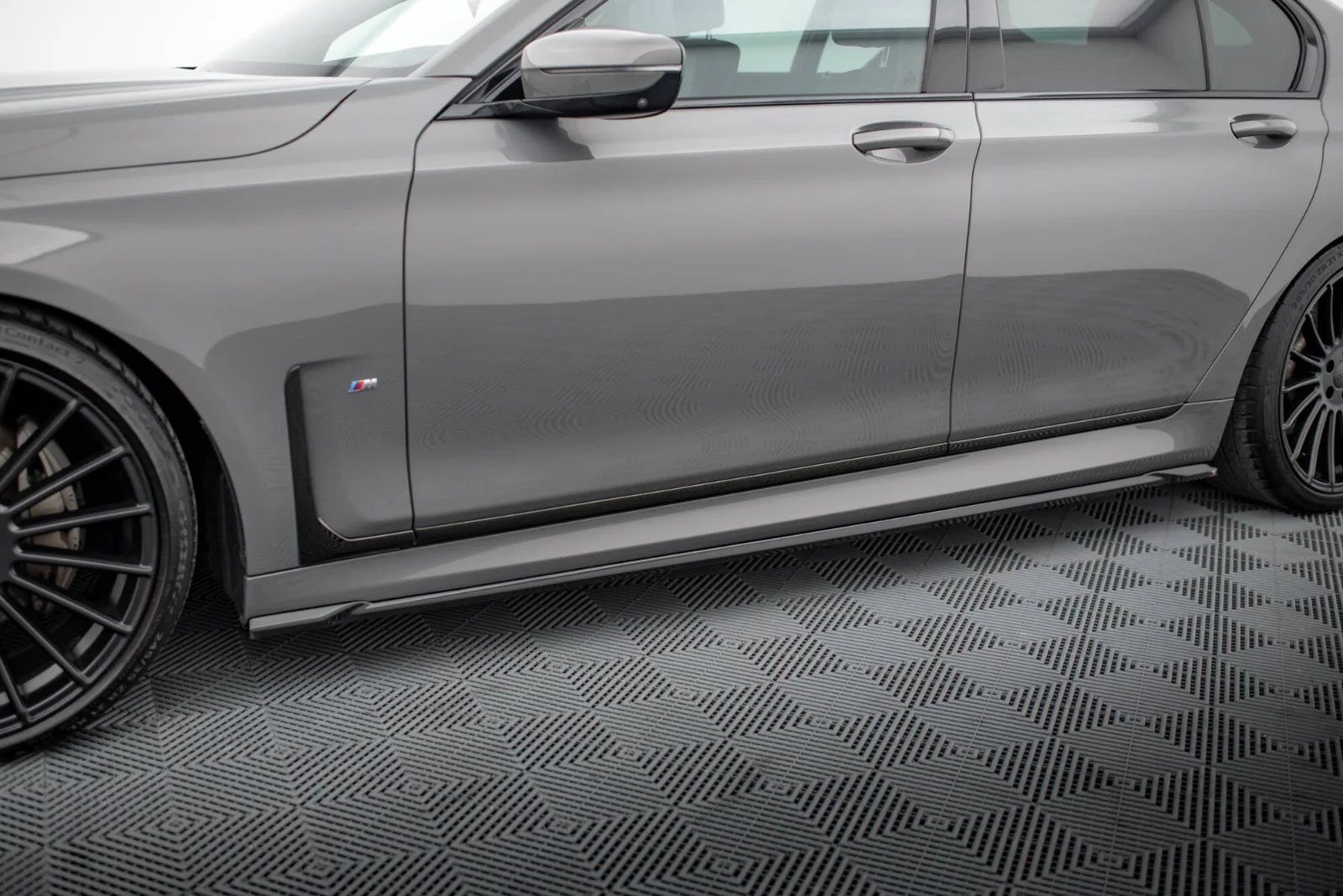 Maxton Seitenschweller-Ansätze V.2 für BMW 7er M-Paket G11 – Schwarz glänzend
