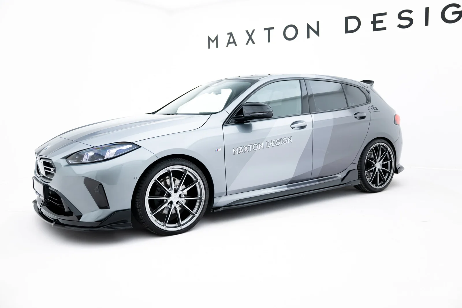 Maxton Seitenschweller-Ansätze V.2 BMW M135i M Performance – Schwarz glänzend