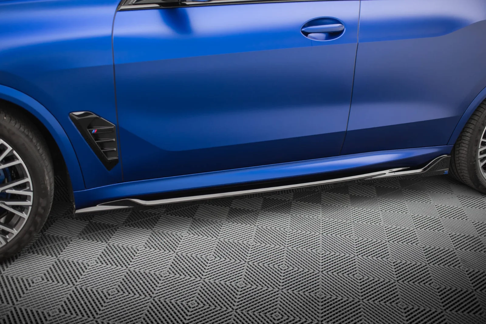 Maxton Seitenschweller-Ansätze V.2 für BMW X5 M-Paket G05 FL – Schwarz glänzend