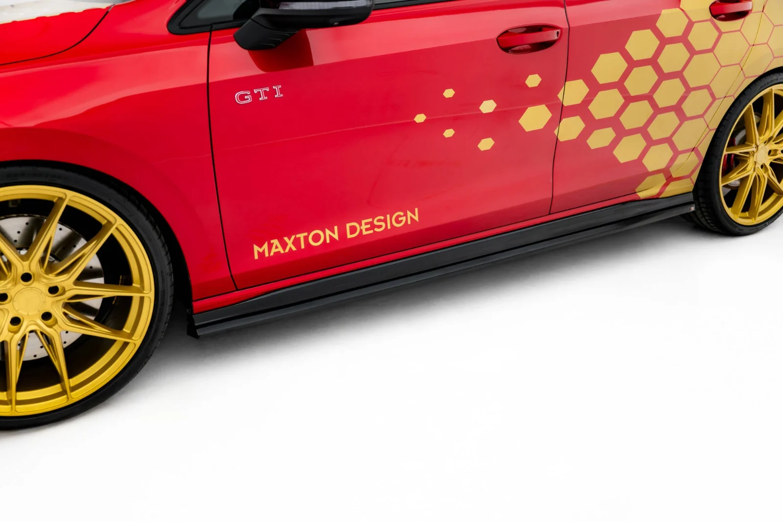 Maxton Seitenschweller-Ansätze V.2 VW Golf 8 GTI Clubsport – Schwarz glänzend