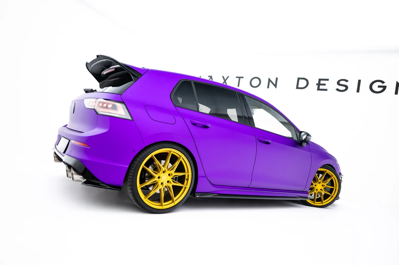 Maxton Seitenschweller-Ansätze V.5 für VW Golf 8 R Mk8 FL – Schwarz glänzend