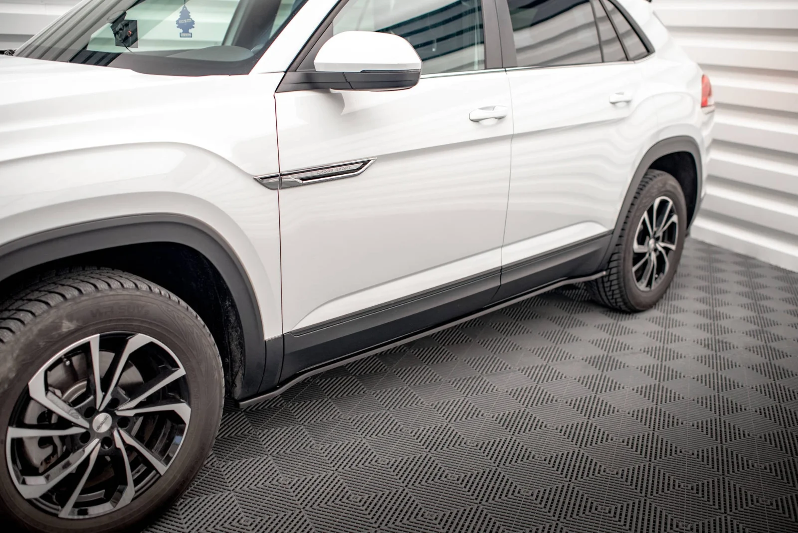 Maxton Seitenschweller-Ansätze für VW Atlas Cross Sport – Schwarz glänzend