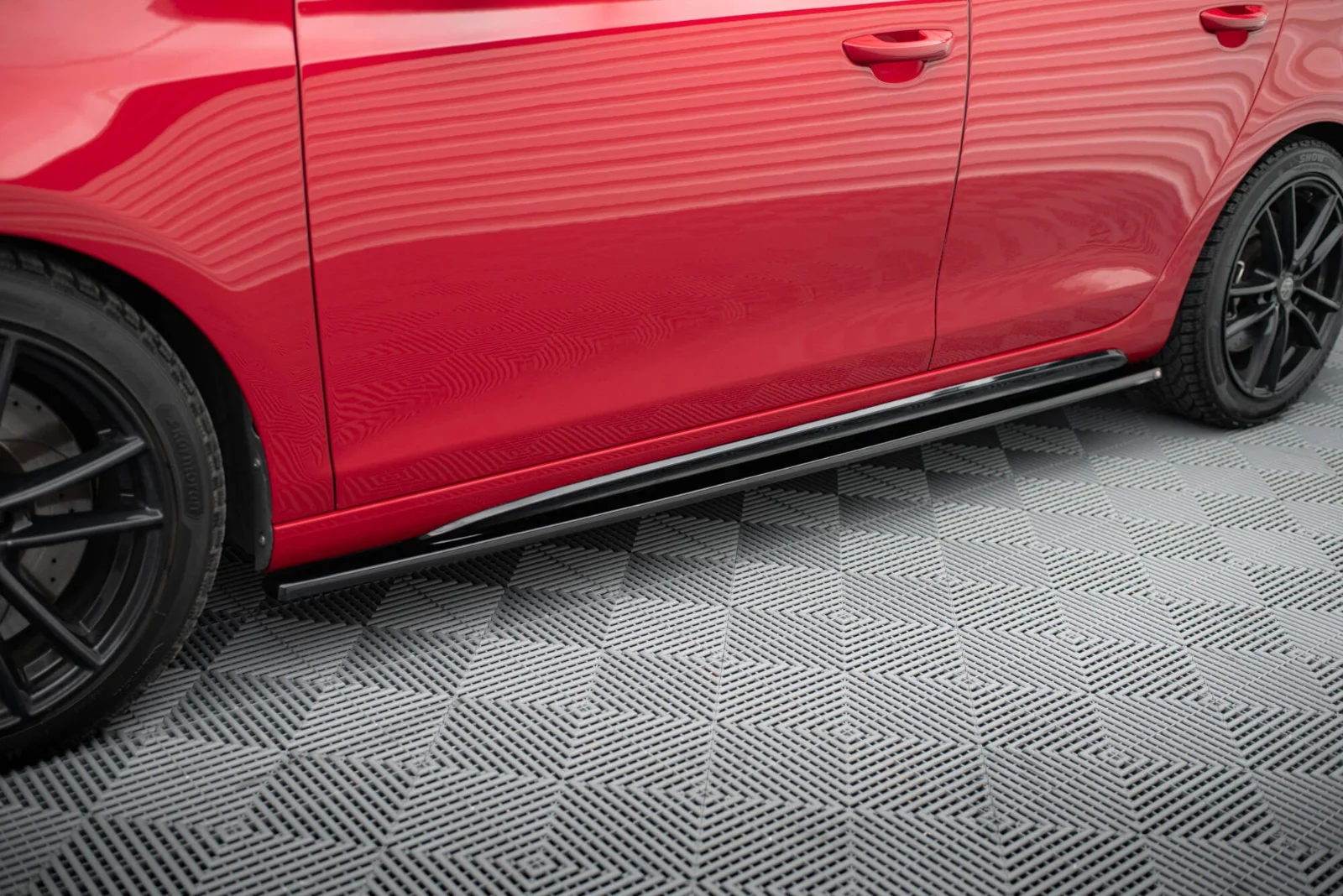 Maxton Seitenschweller-Ansätze für VW GOLF Mk6 GTI GTD – Schwarz glänzend