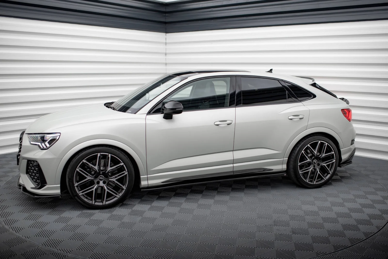Maxton Design Splitter-Set für Audi RSQ3 F3 – Schwarz glänzend