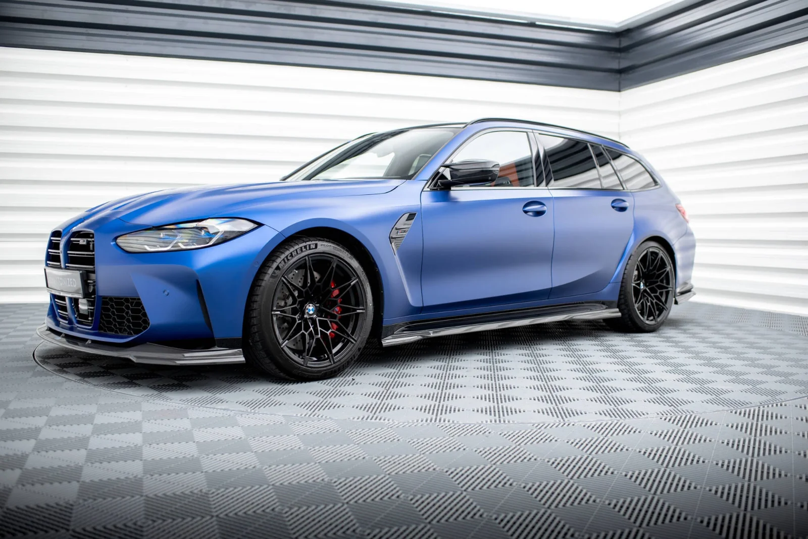 Maxton Design Splitter-Set für BMW M3 G81 – Sichtcarbon (Prepreg)