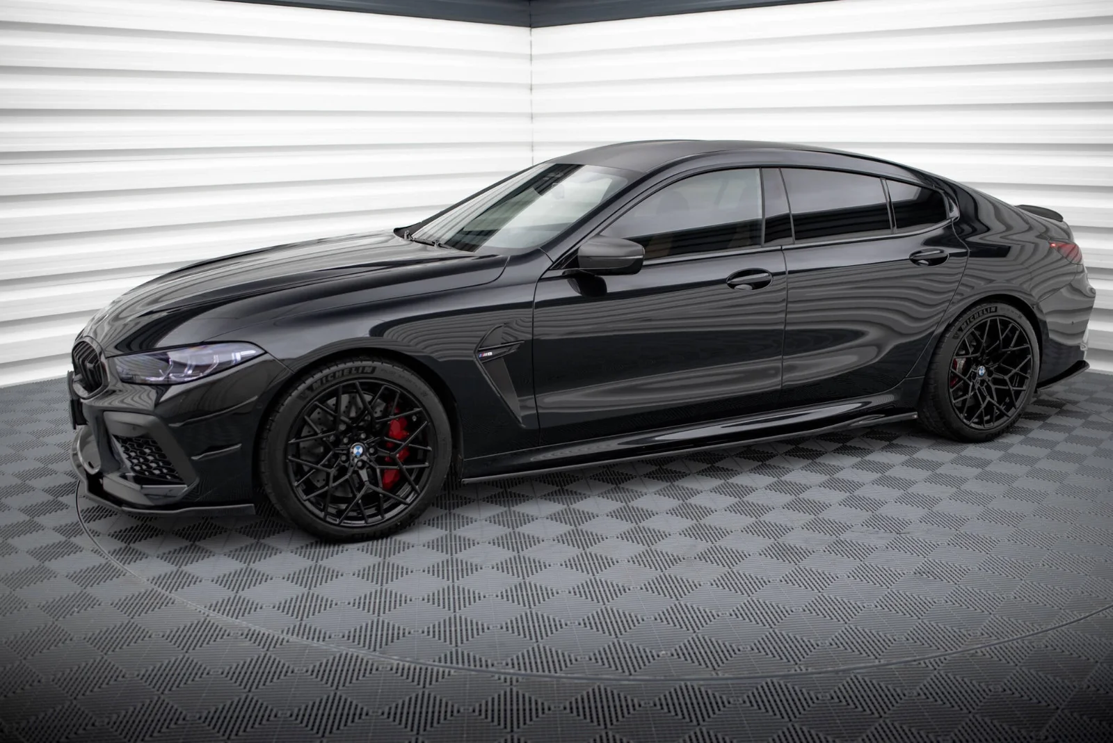 Maxton Design Splitter-Set für BMW M8 F93 – Schwarz glänzend