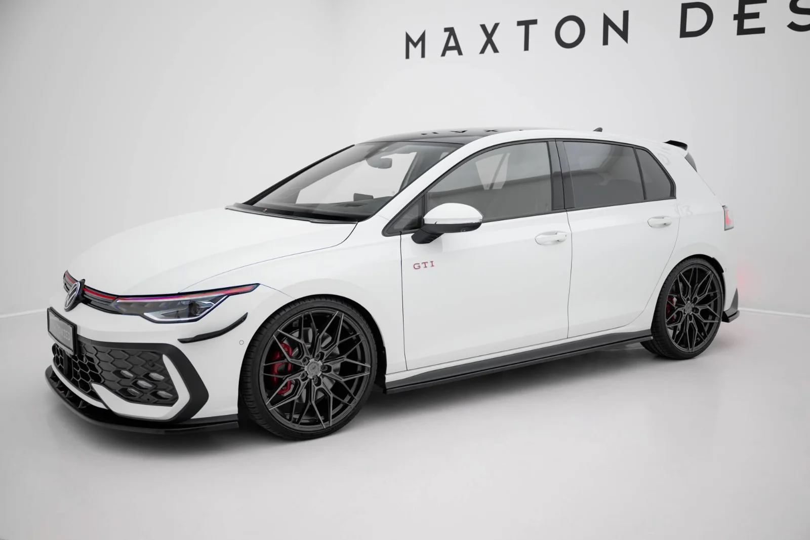Maxton Design Splitter-Set V.1 für VW Golf 8 GTI FL – Schwarz glänzend