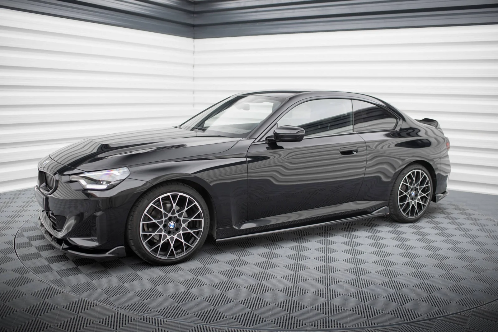 Maxton Design Splitter-Set V.2 für BMW 2er G42 – Schwarz glänzend